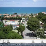 Park Village Hotell 4*